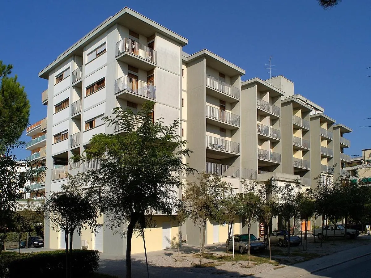Two- Bedroom Flat With Sea View In Bibione Italy