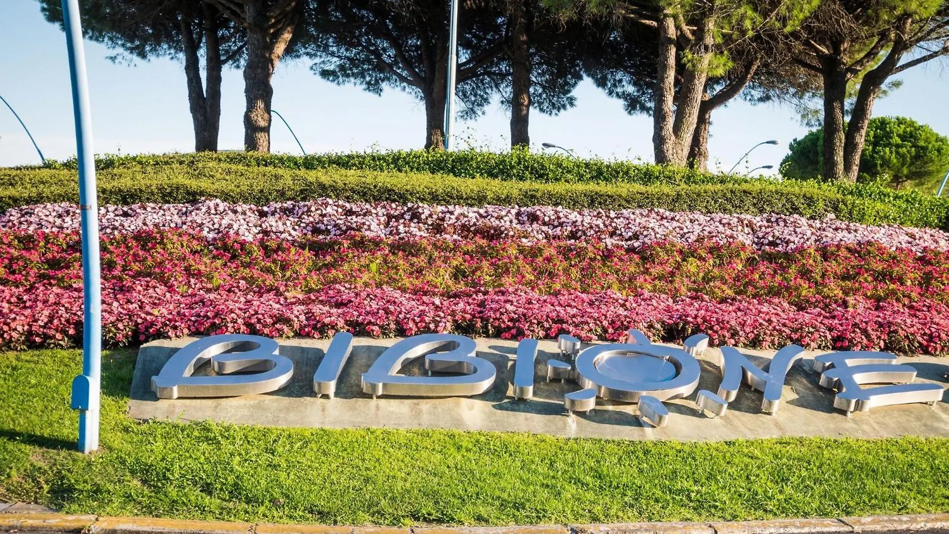 Two- Bedroom Flat With Sea View In Bibione Apartment